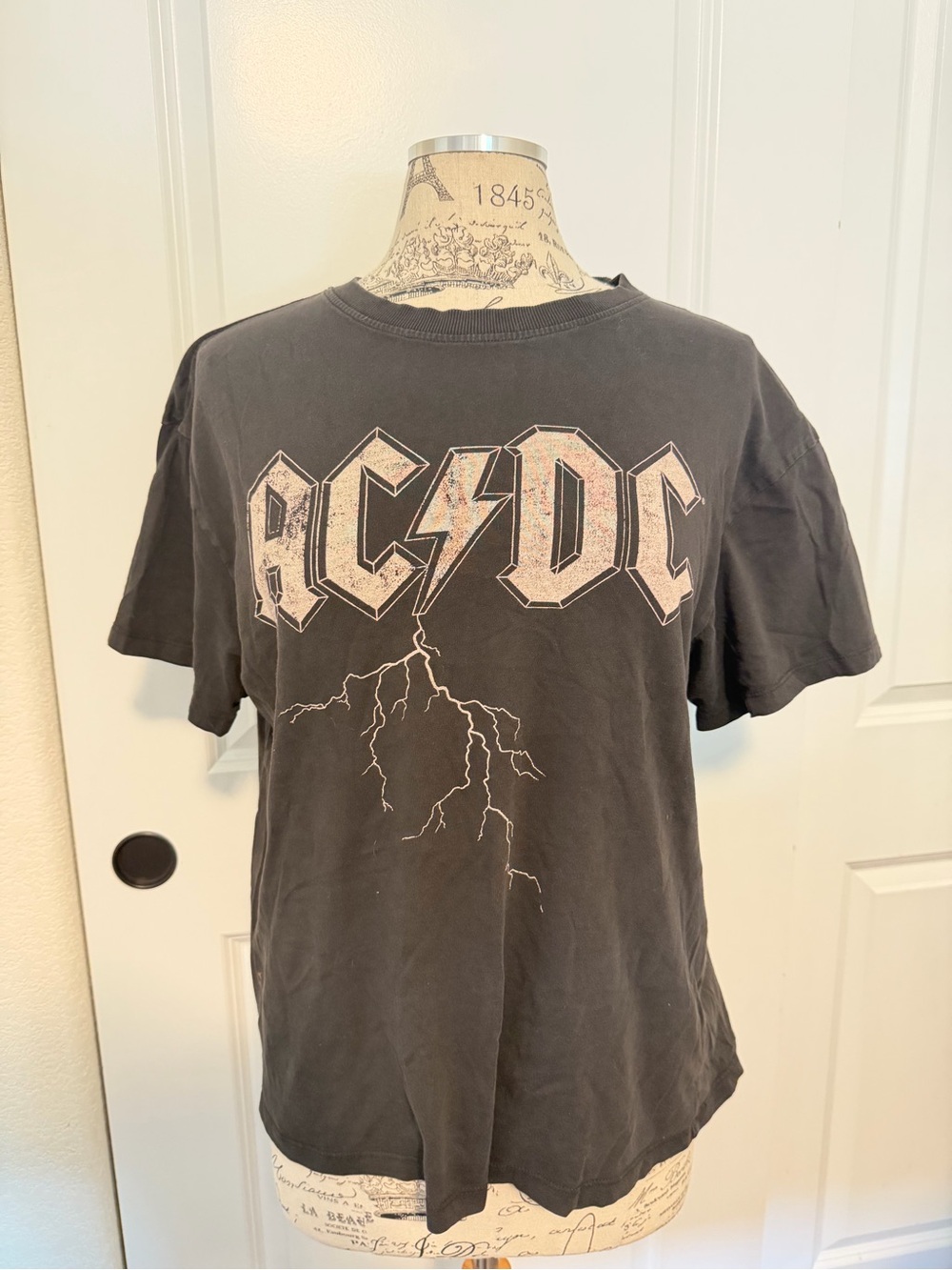 AC/DC Short-Sleeve Lightning Graphic Tee